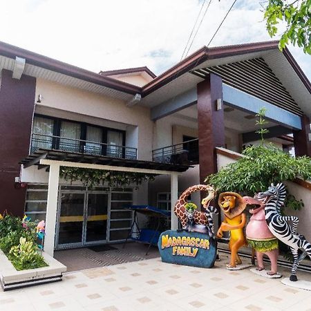 Quezon Premier Hotel - Candelaria Buitenkant foto