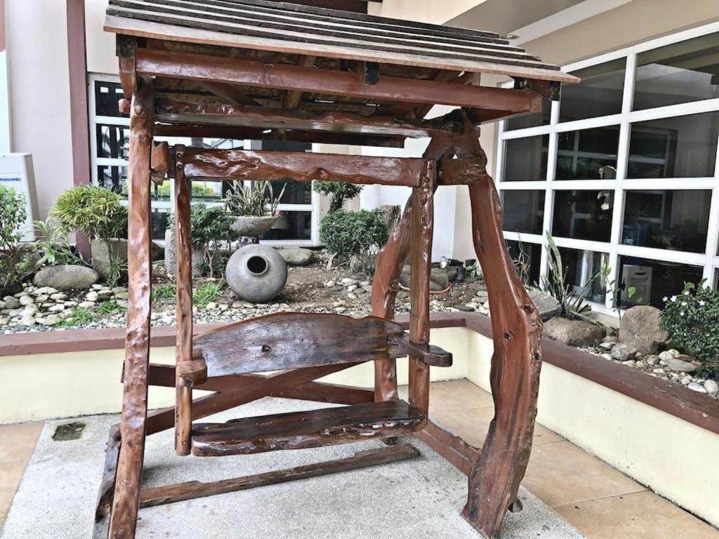 Quezon Premier Hotel - Candelaria Candelaria  Buitenkant foto