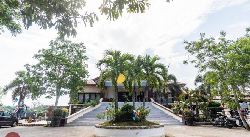 Quezon Premier Hotel - Candelaria Candelaria  Buitenkant foto