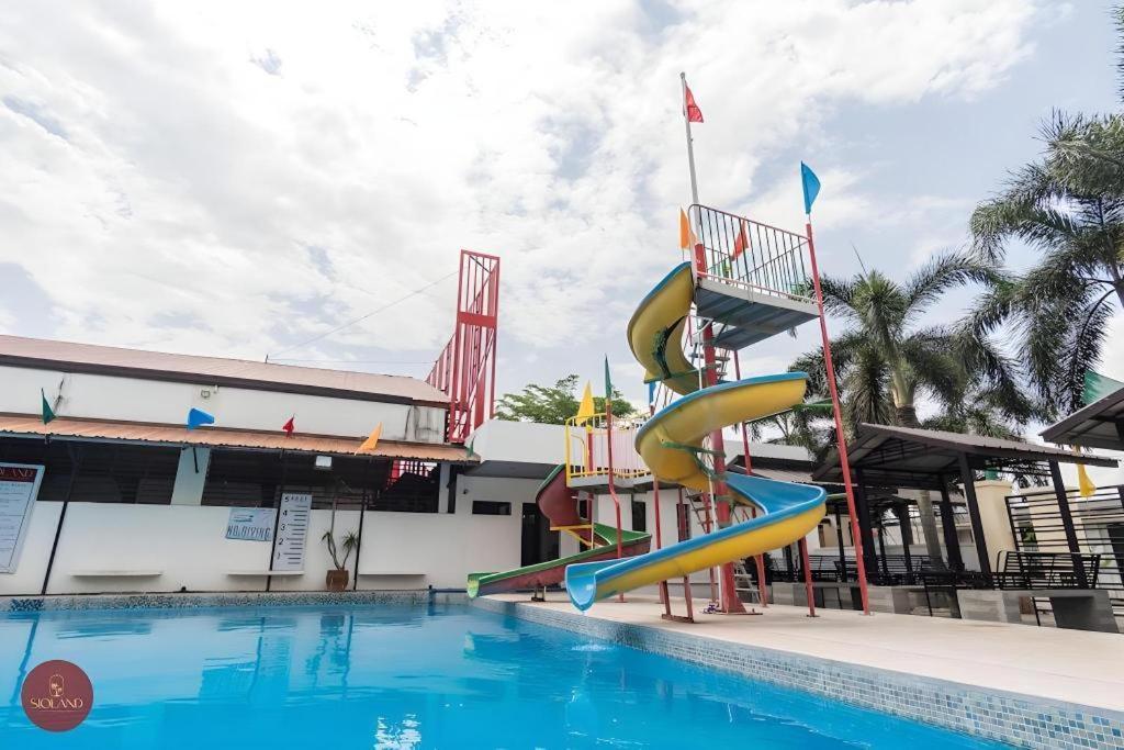 Quezon Premier Hotel - Candelaria Candelaria  Buitenkant foto