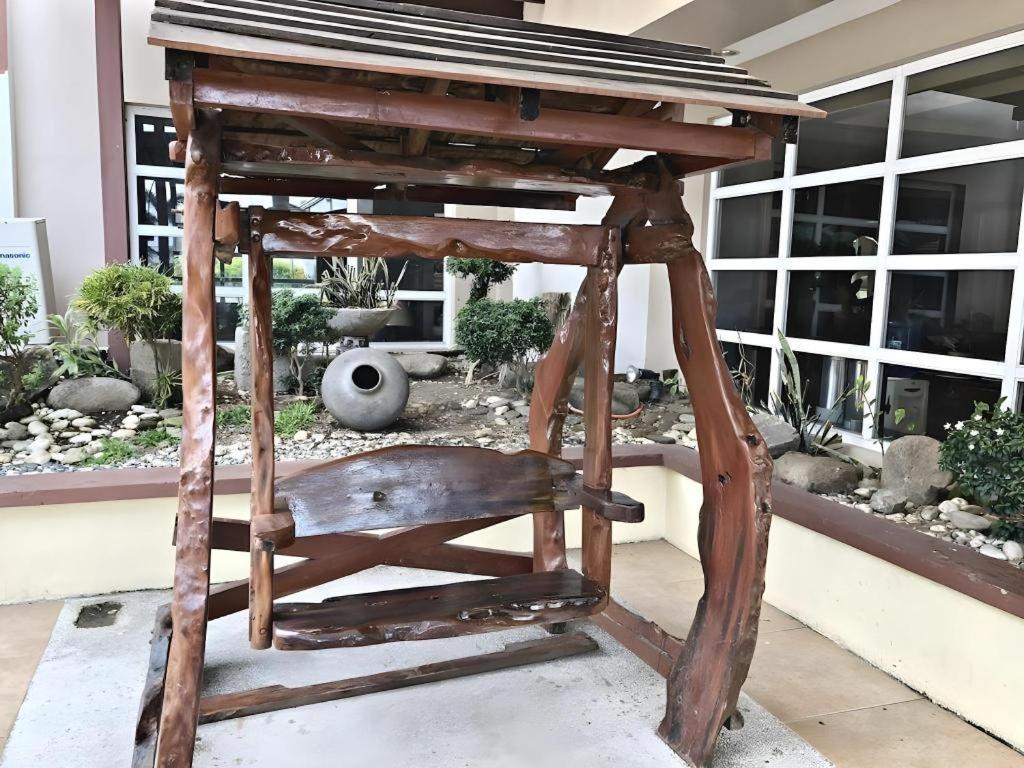Quezon Premier Hotel - Candelaria Candelaria  Buitenkant foto