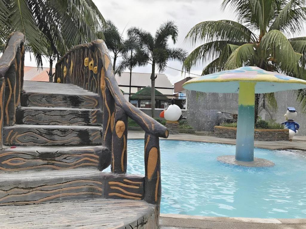 Quezon Premier Hotel - Candelaria Buitenkant foto